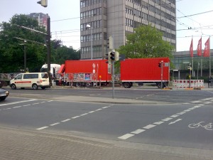 Rote Wohncontainer